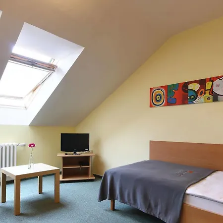 Отель City Apart Hotel Brno 3*