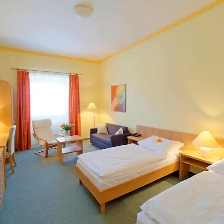 Отель City Apart Hotel Brno 3*